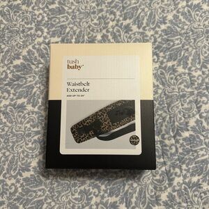 TushBaby Waistbelt Extender with Leopard Print